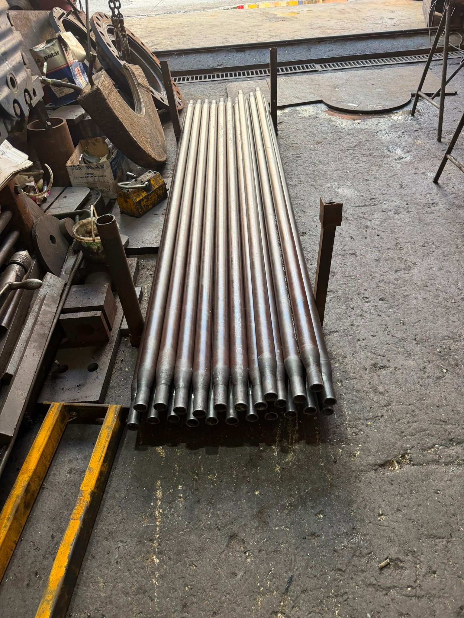 Alignment of the new tubes inside the boiler