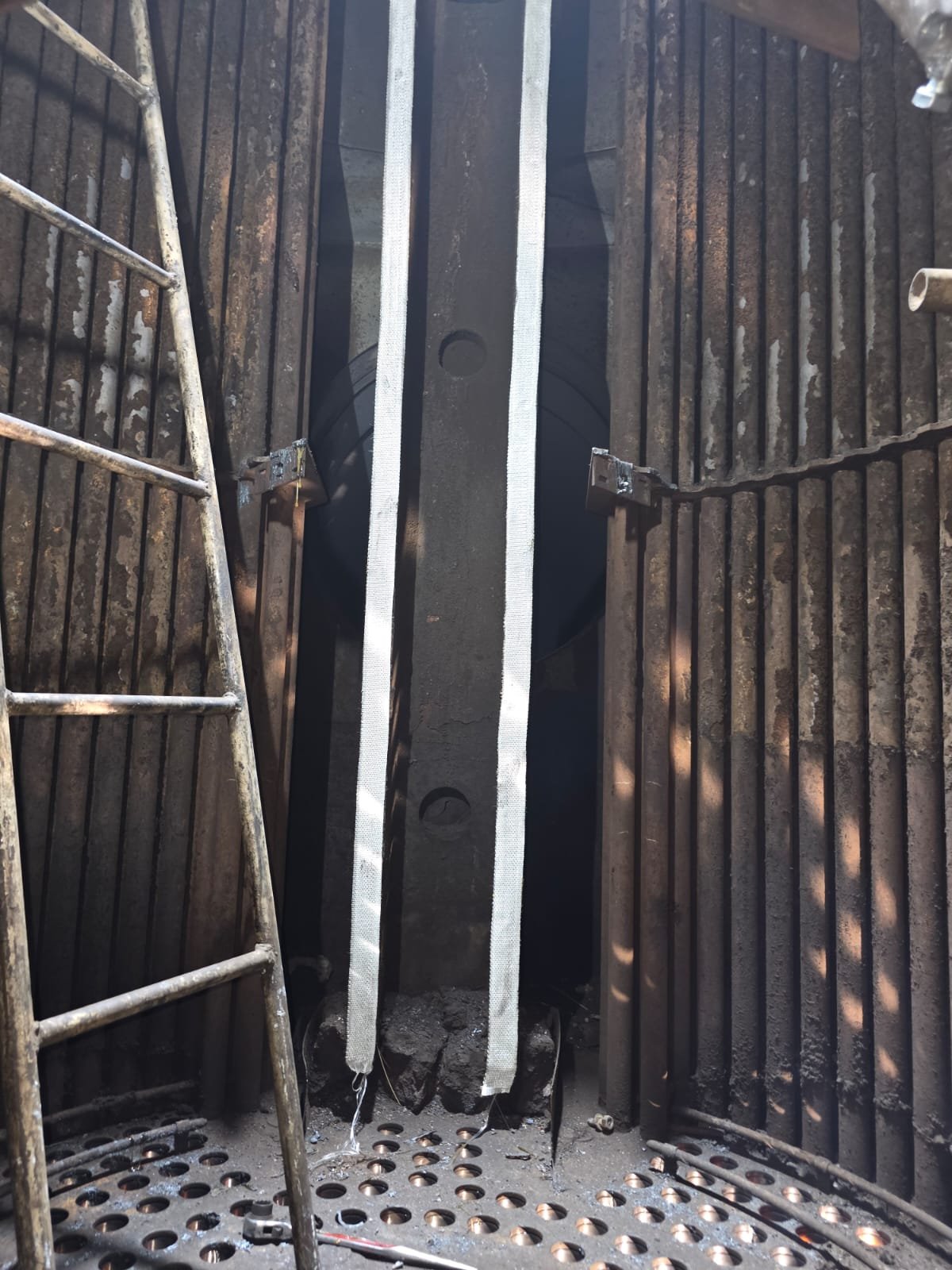 Tube ends and tube sheet after final fitting