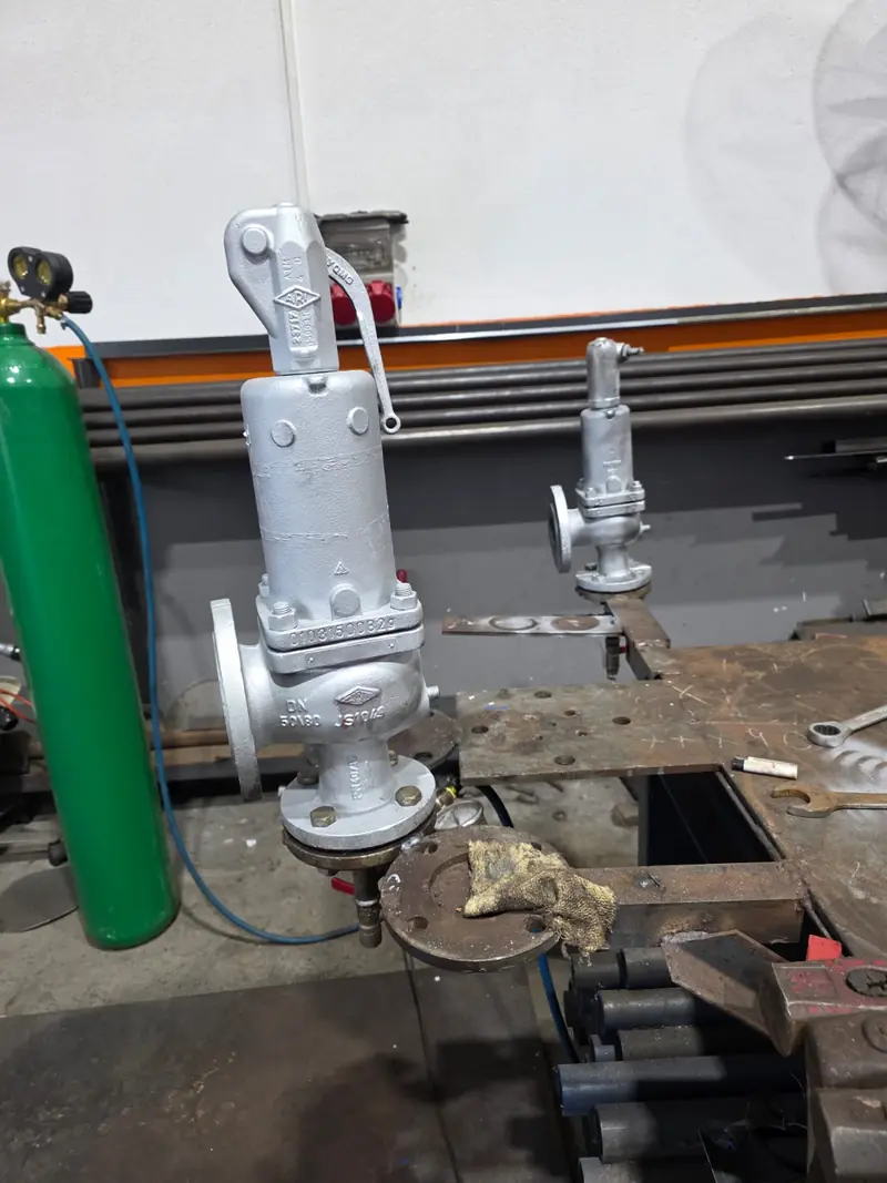 Safety valve on the test rig